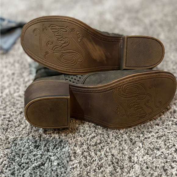 ❎ Roxy Army Green Combat Booties ❎ - Picture 3 of 3